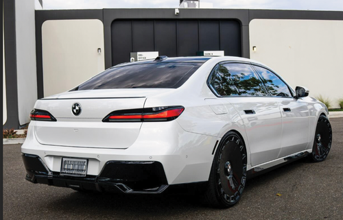 2026 BMW 740i